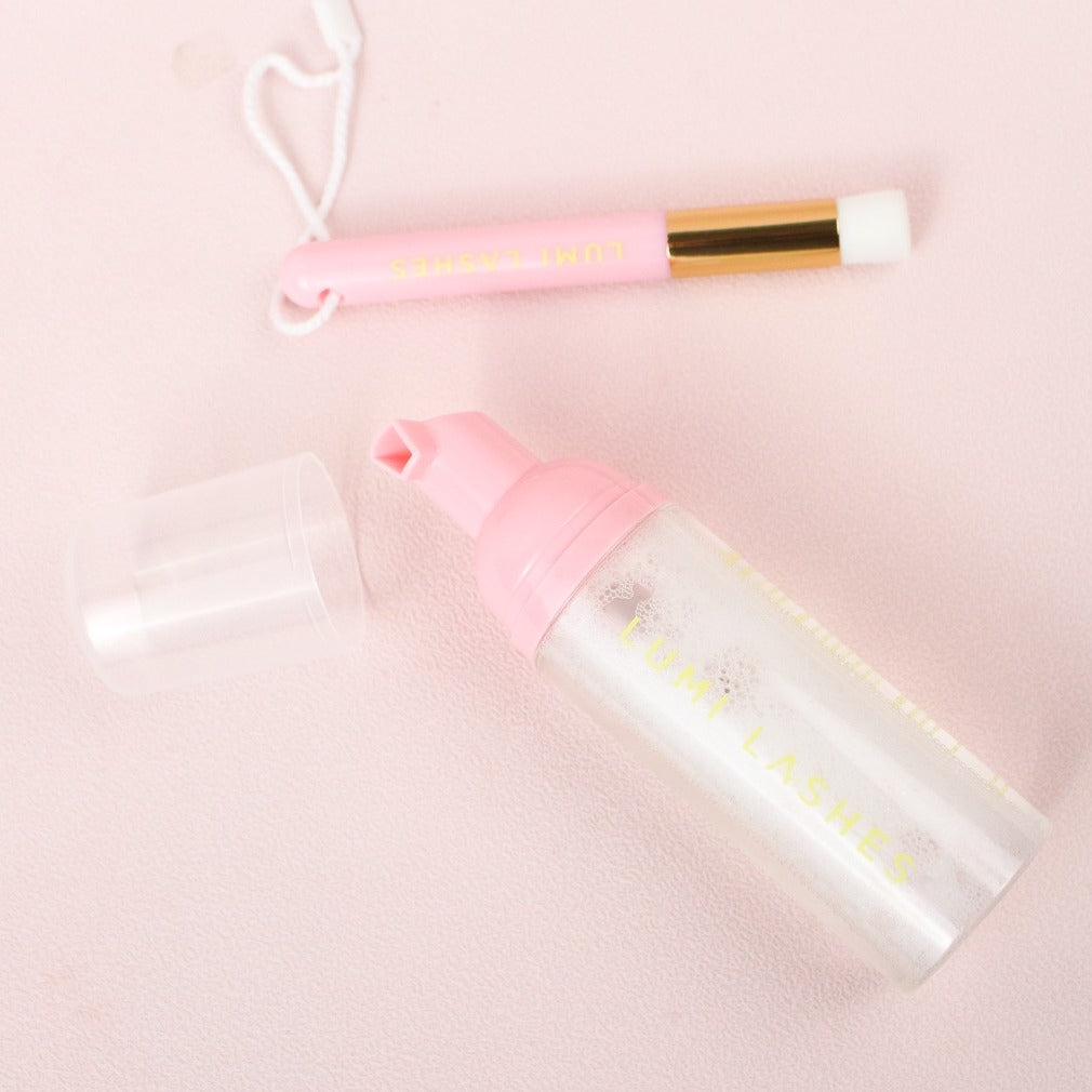 Lash shampoo with brush